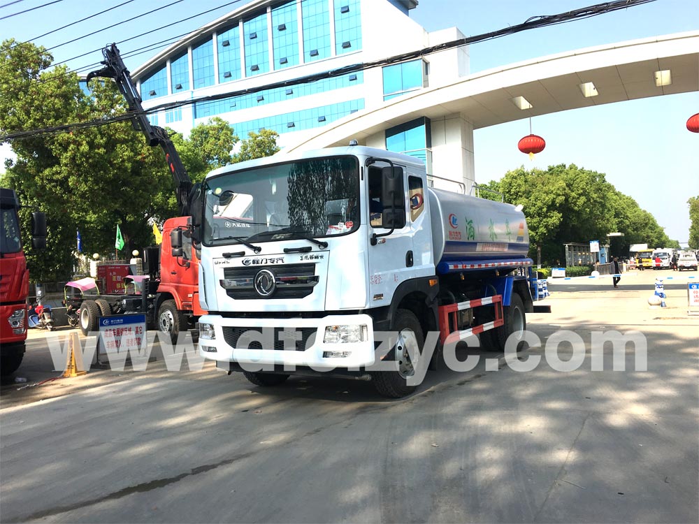 湖北程力东风D9洒水车