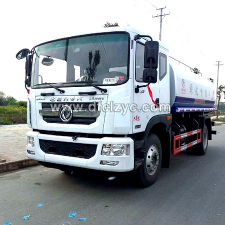 湖北程力生产的14方东风D9洒水车