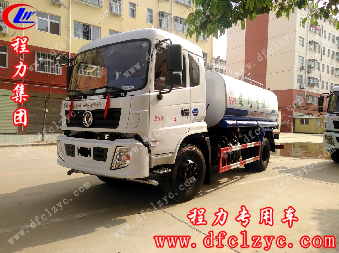 上图为湖北程力东风专底12方洒水车