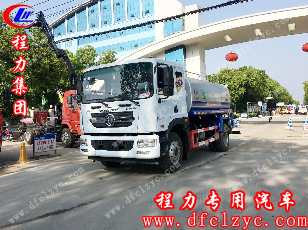 湖北程力东风多利卡洒水车