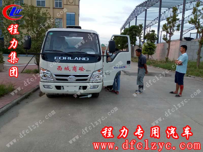 湖北程力集团生产国三5方福田小卡洒水车