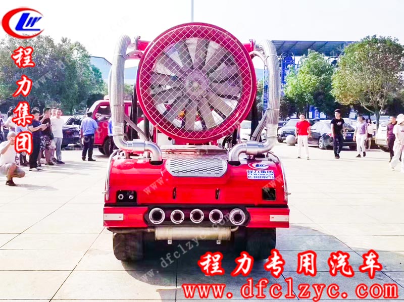 湖北程力集团生产的消防机器人